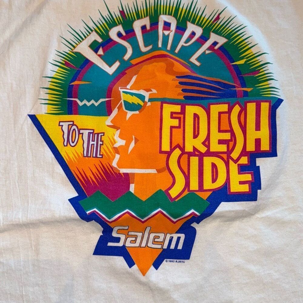 Vintage American Born White Salem Bright Bold Colorful Graphic Single Stitch T S